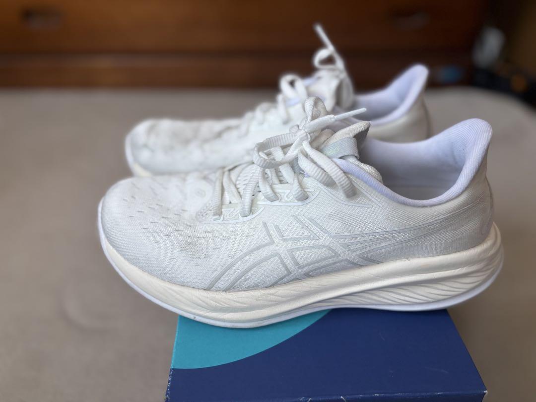 ASICS ホワイト スニーカー