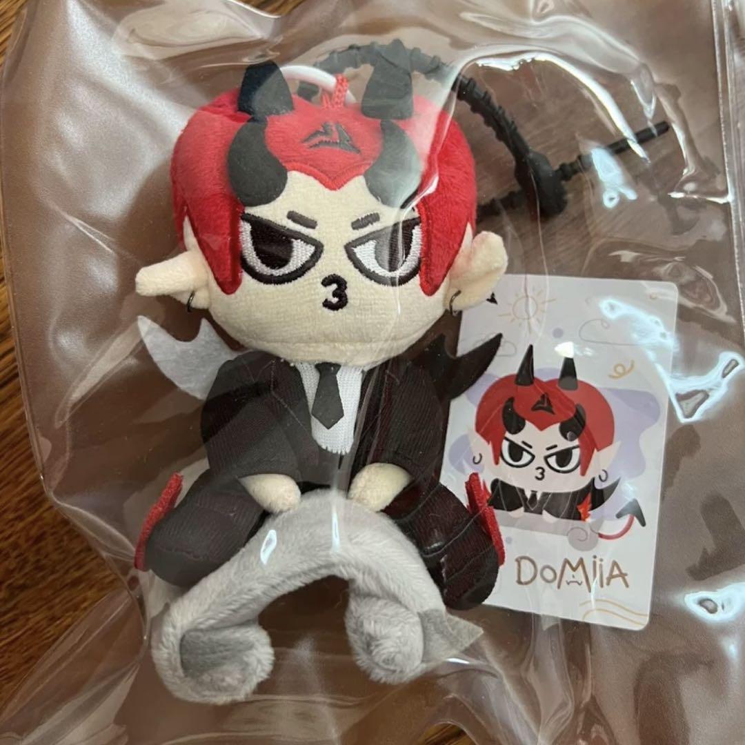 PerthSanta DOMIIA DOLL KEYCHAIN ぬいぐるみ PerthSanta DOMIIA DOLL KEYCHAIN ぬいぐるみ - メルカリ