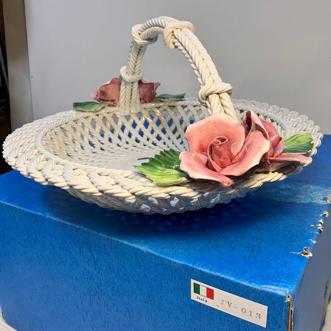 未使用★イタリア製★陶器のフルーツバスケット★透かし編み仕様★35cm×35cm