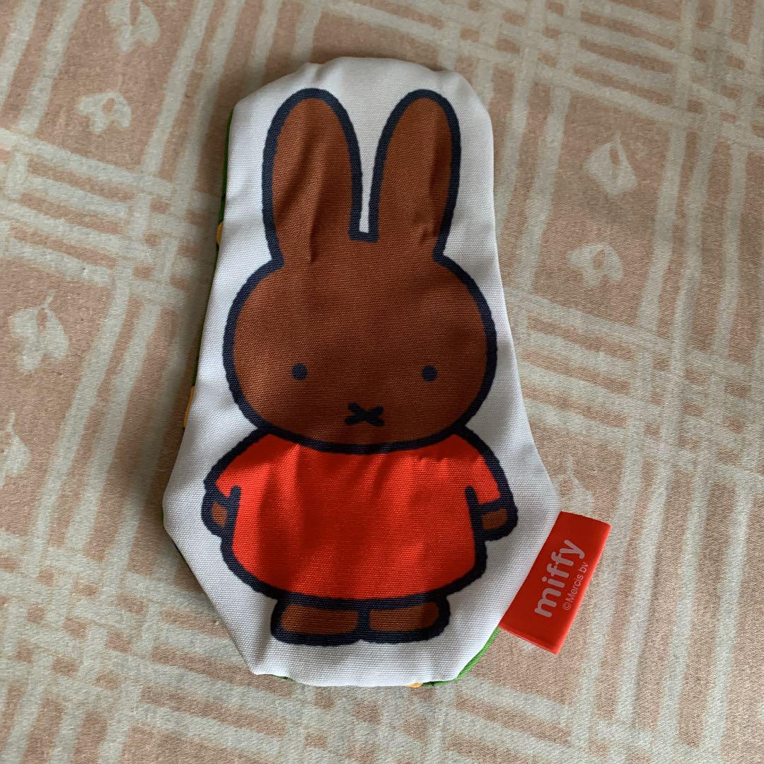 メルカリ ミッフィー ダイカットポーチ Miffy メラニー ガチャガチャ かわいい キャラクターグッズ 599 中古や未使用のフリマ メルカリ ミッフィー ダイカットポーチ Miffy メラニー ガチャガチャ かわいい キャラクターグッズ 599 中古や未使用のフリマ