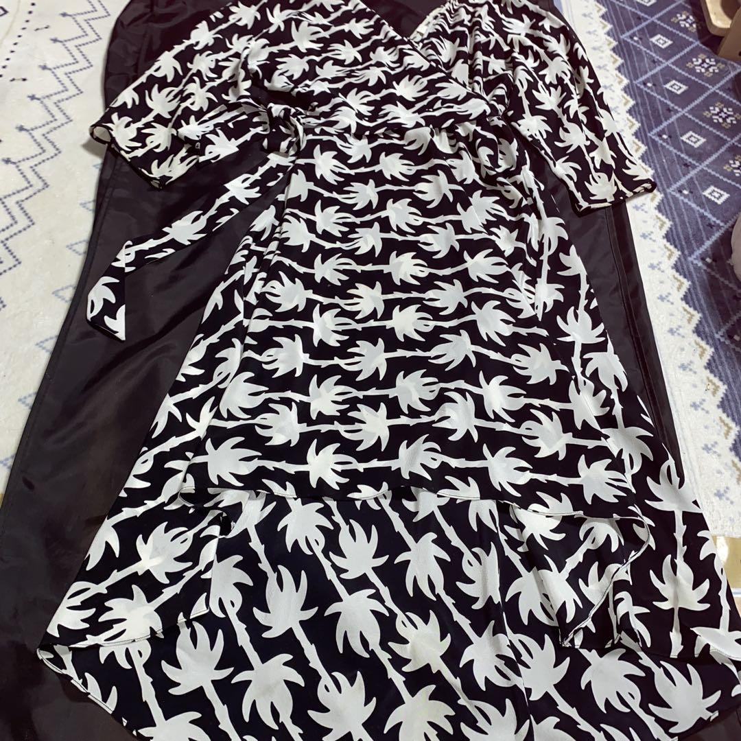 DVF New Jeanne ドット プリント長袖シルク ラップワンピース DVF New Jeanne ドット プリント長袖シルク ラップワンピース