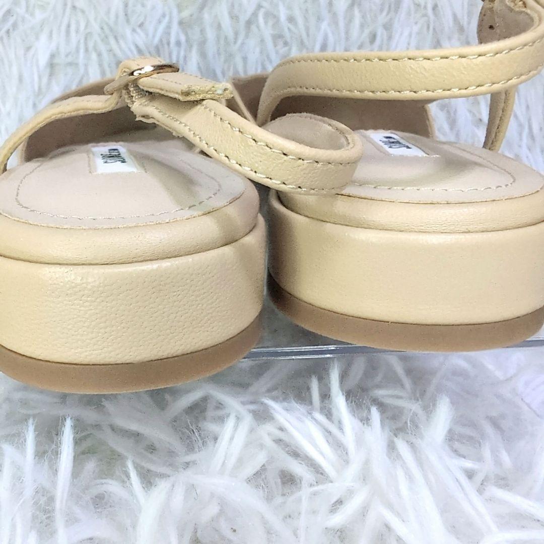 ✨️新品未使用✨️スローブイエナ 24 パンプス ベージュ バック