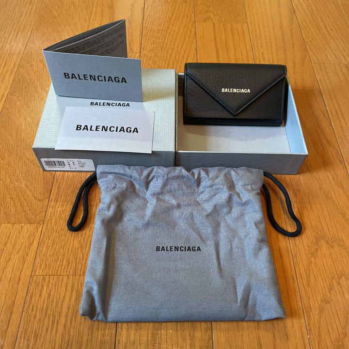 豊富な2022 バレンシアガ PAPIER KEY CASE新品 EmfoT-m81169685521 BALENCIAGA ペーパー 安い人気