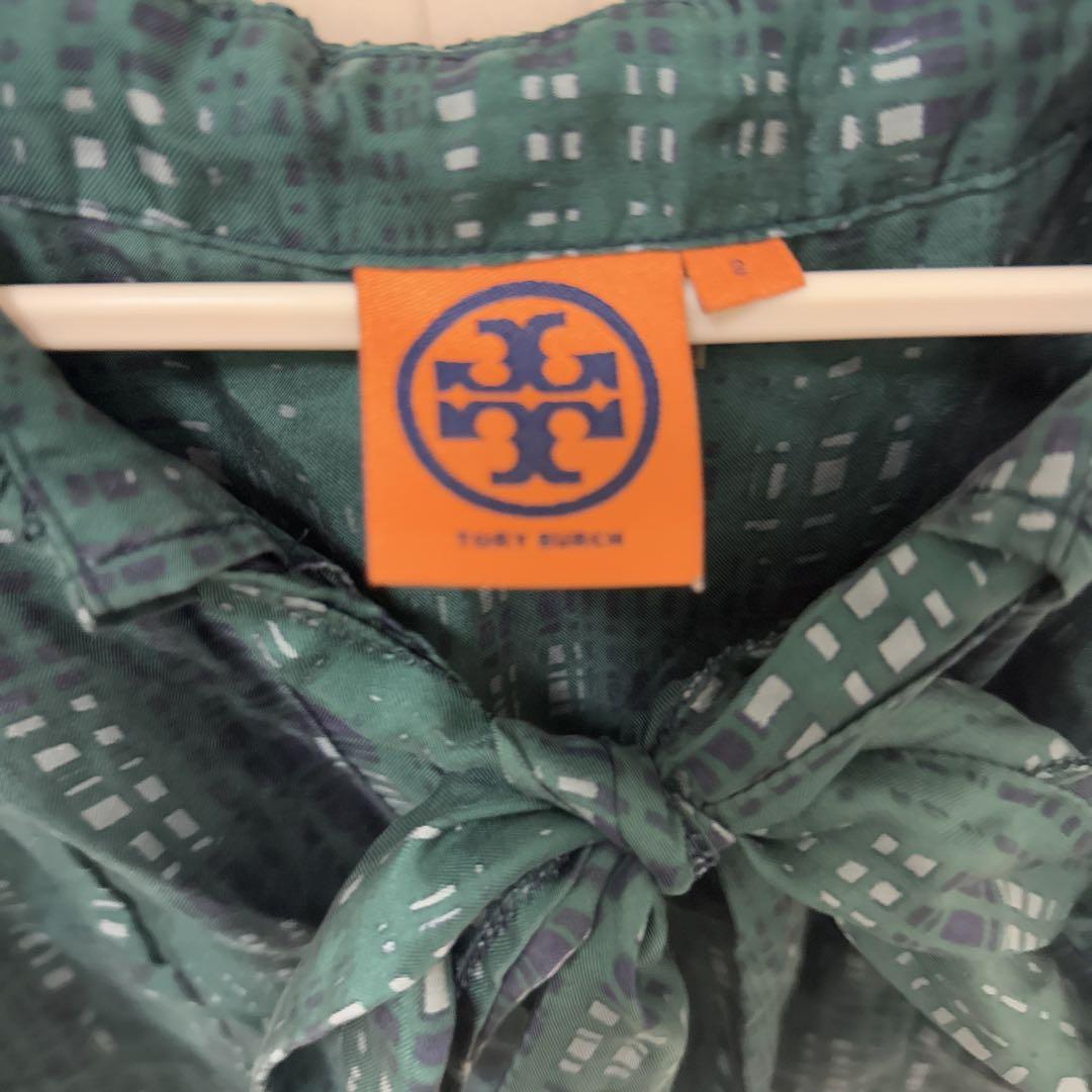 Tory Burch ノースリーブシャツ 緑色