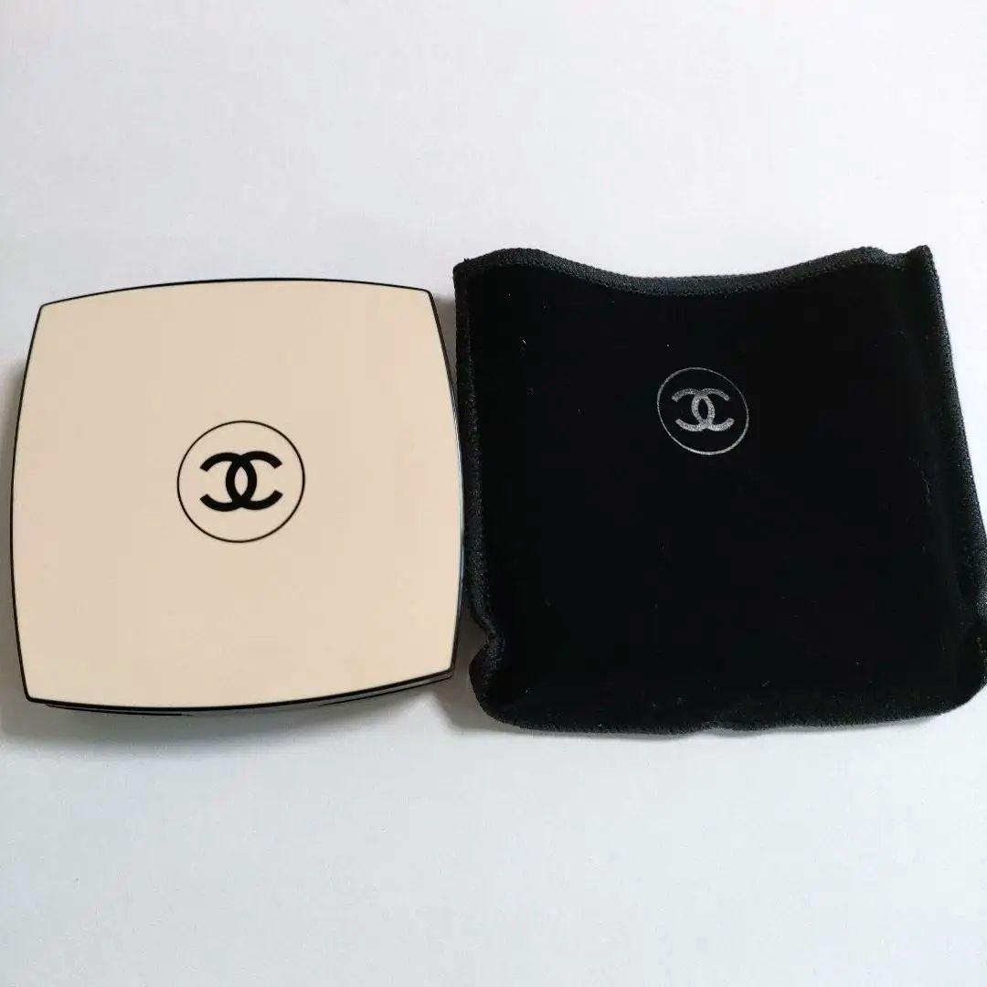 CHANEL LES BEIGES アイシャドウパレット ゴールデン　新品未使用