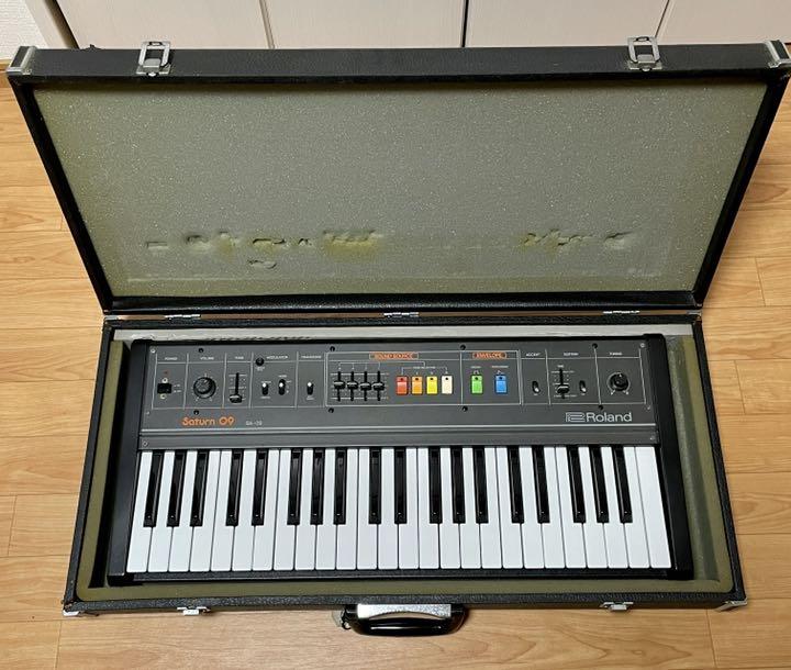 国内初の直営店 イッヌ様専用Roland SATURN シンセサイザー SA-09 ケース 取説 鍵盤楽器 国内初の直営店 イッヌ様専用Roland SATURN シンセサイザー SA-09 ケース 取説 鍵盤楽器
