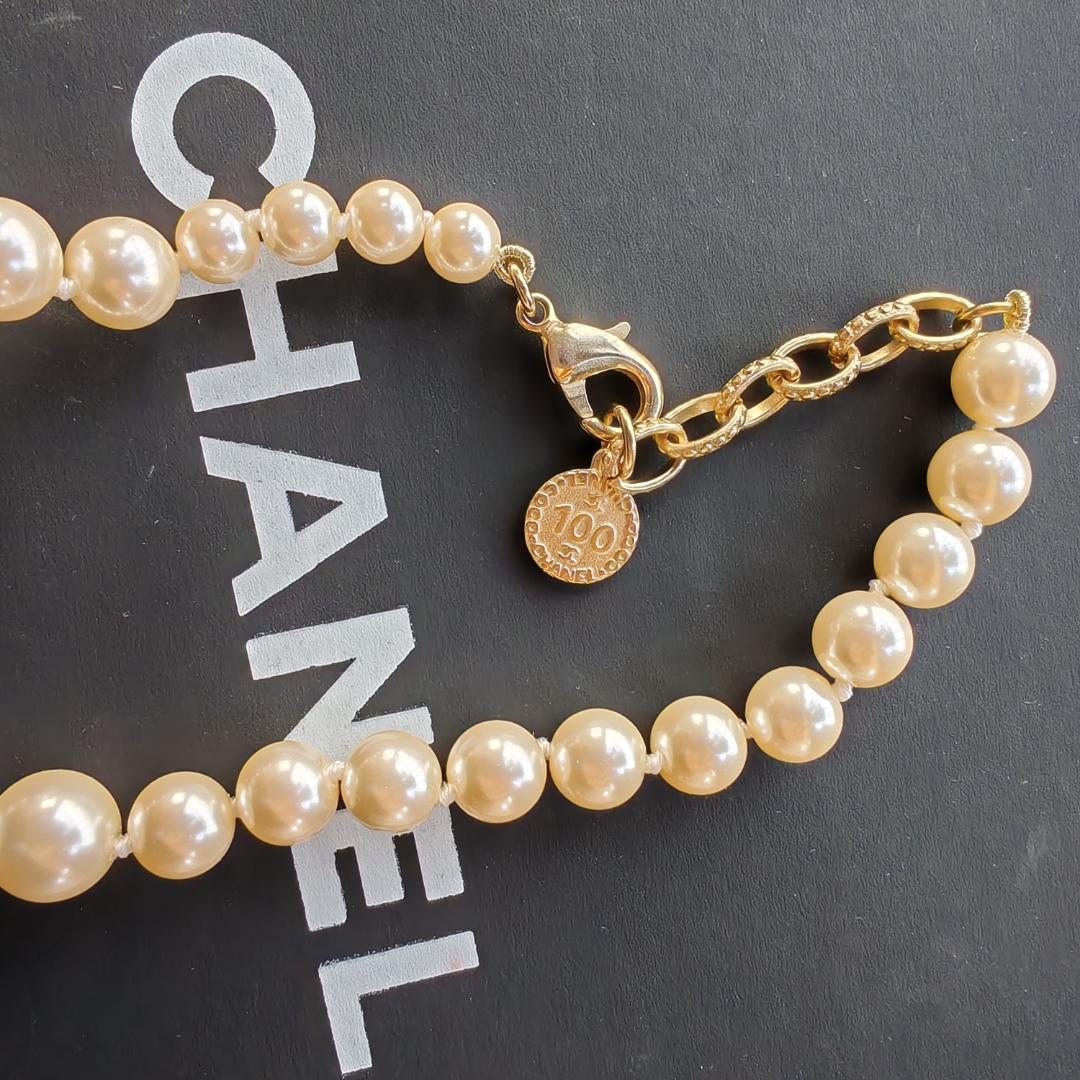 CHANEL パール ロゴ ネックレス - メルカリ