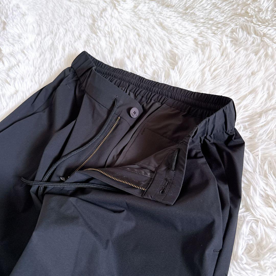 美品✨アタッチメント　4WAYストレッチタフタ1タックスリムテーパードパンツ