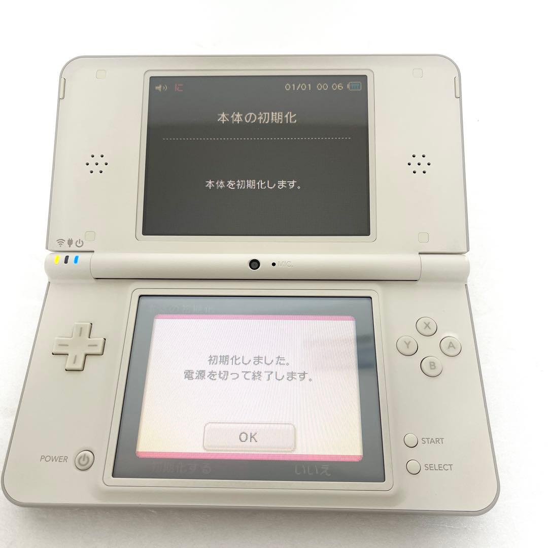 ホワイト SDカード付き目立った傷や汚れなし