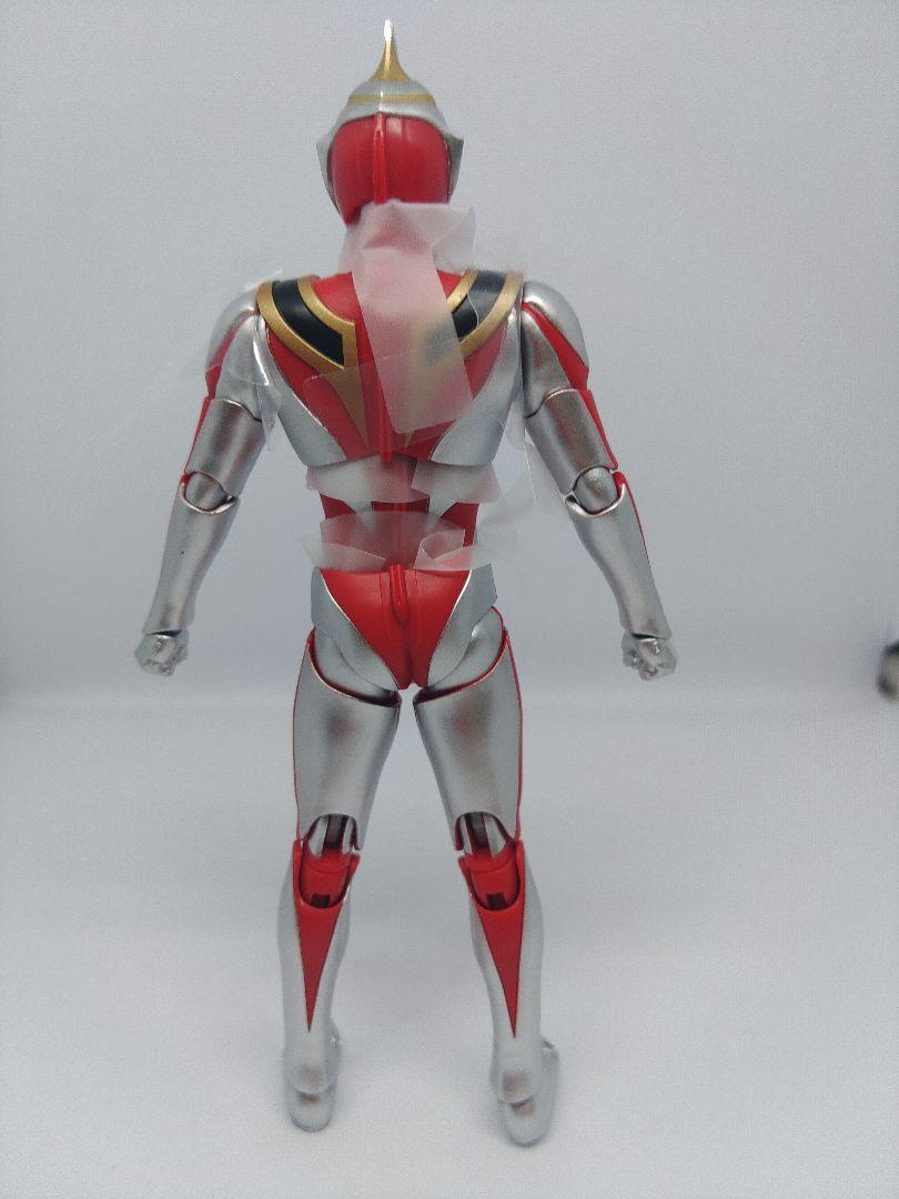 S.H.Figuarts（真骨彫製法） ウルトラマンガイア（V2）