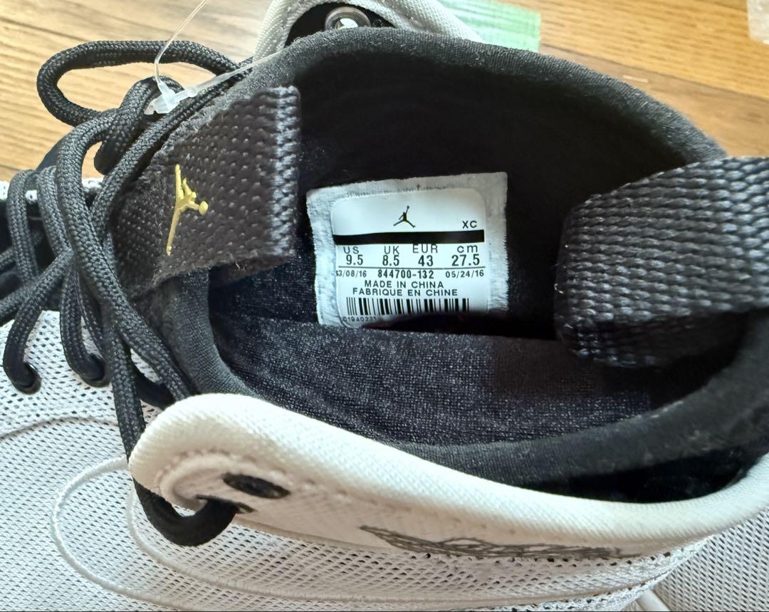 ナイキ NIKE AIR JORDAN 1 RETRO エアジョーダン ワン 靴