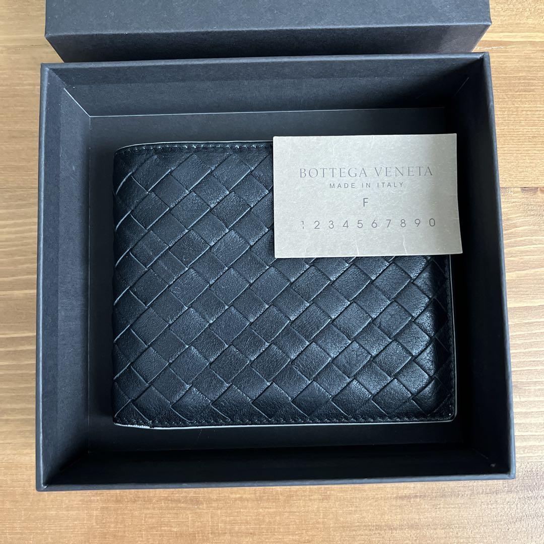 美品！ボッテガヴェネタ　（BOTTEGA VENETA）　二つ折り財布　ブラック