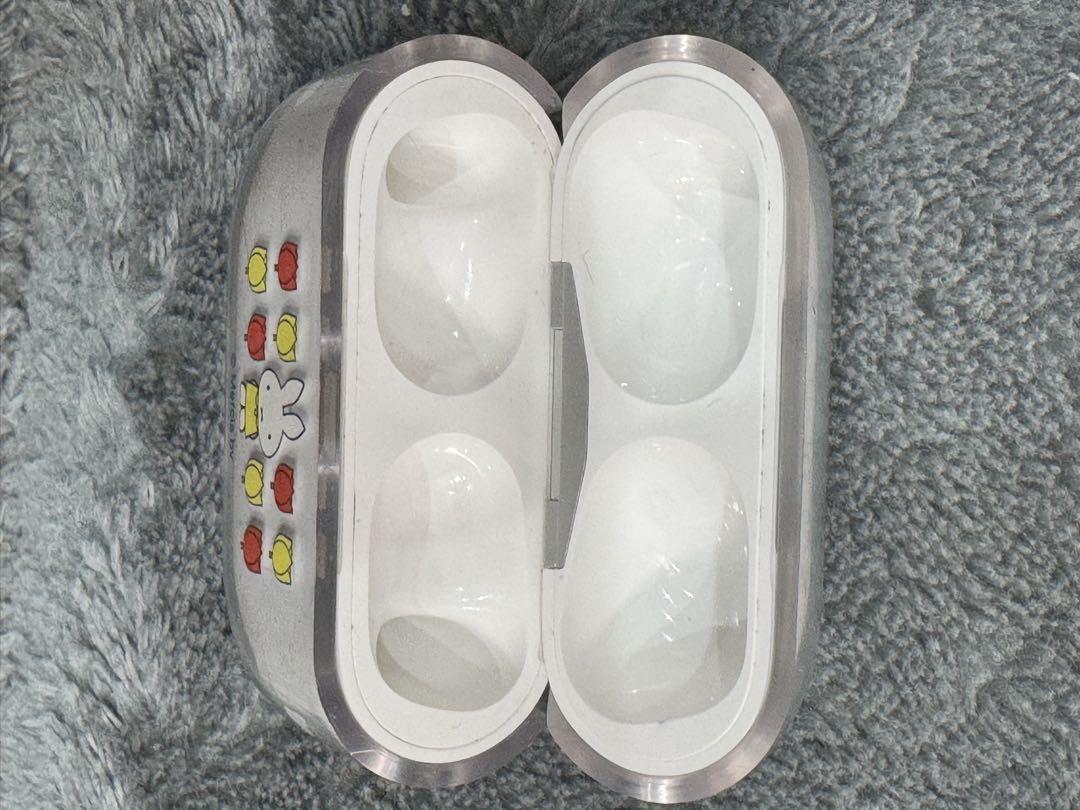 AirPods Pro ミッフィーカバー付き