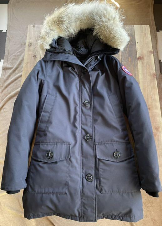 新型モデル 極美品 S カナダグース CANADAGOOSE,BRONTE,ネイビー(濃紺) ダウンジャケット 新型モデル 極美品 S カナダグース CANADAGOOSE,BRONTE,ネイビー(濃紺) ダウンジャケット