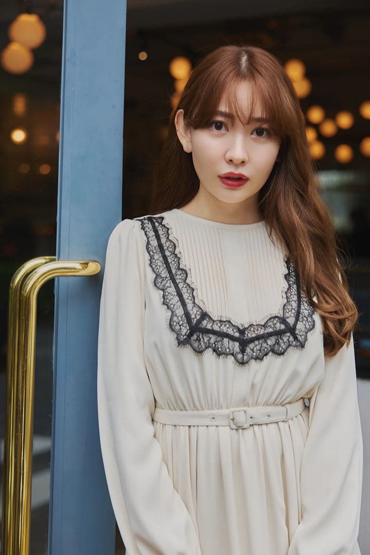 新品herlipto Rosaline Lace Trimmed Dress M 新品herlipto Rosaline Lace Trimmed Dress M