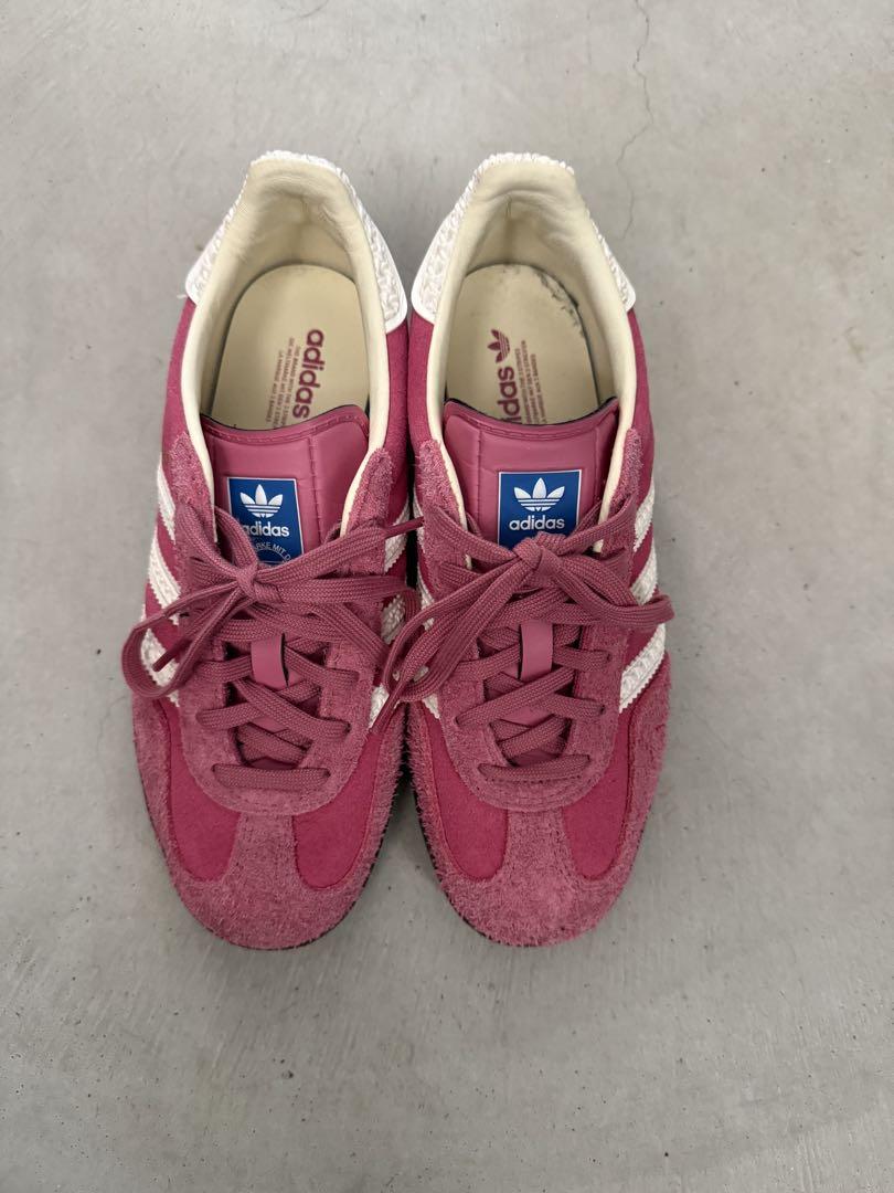 adidas ピンク スエード スニーカー
