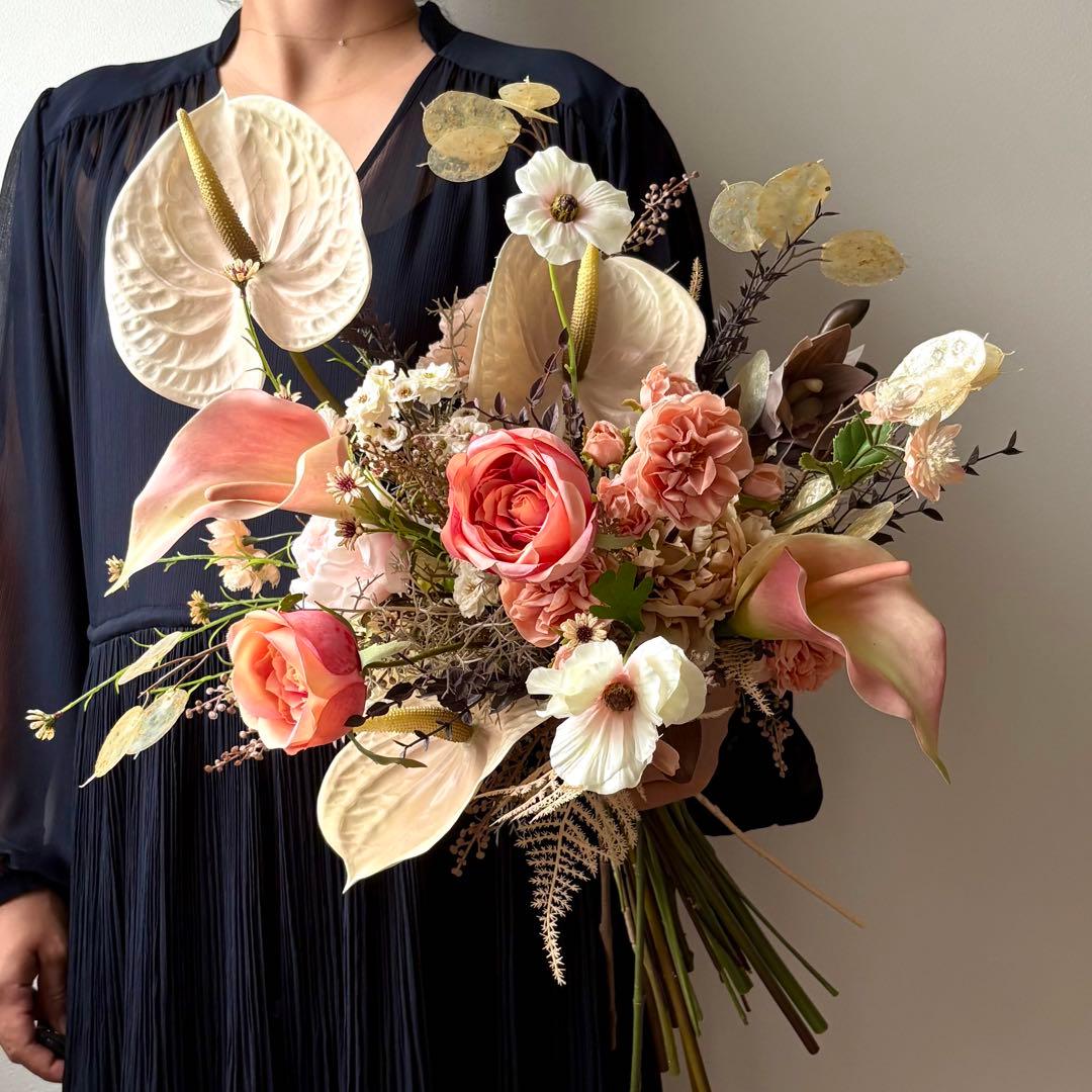 エレガントなウェディングブーケ