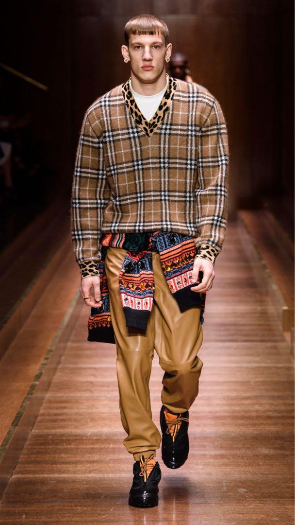 超激レア】BURBERRY 2019AW レオパード×チェック Vネックニット