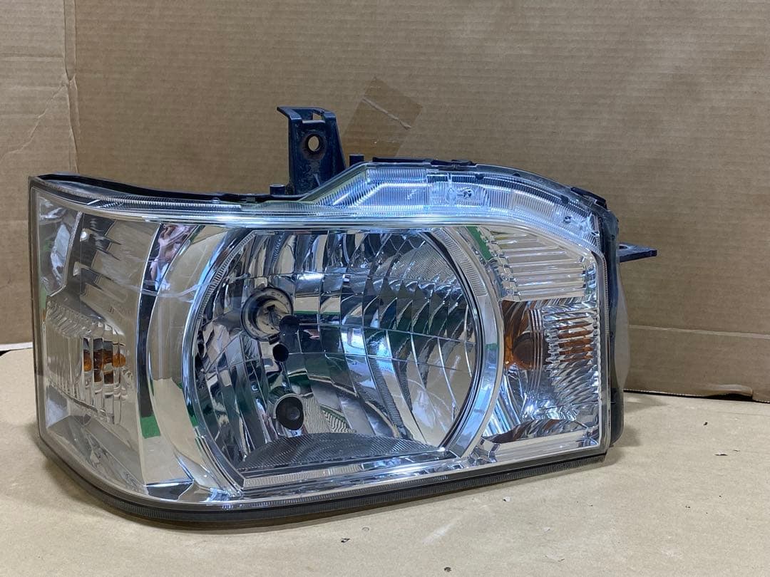 HA8 アクティトラック 右ヘッドライト Koito100-62217#4101