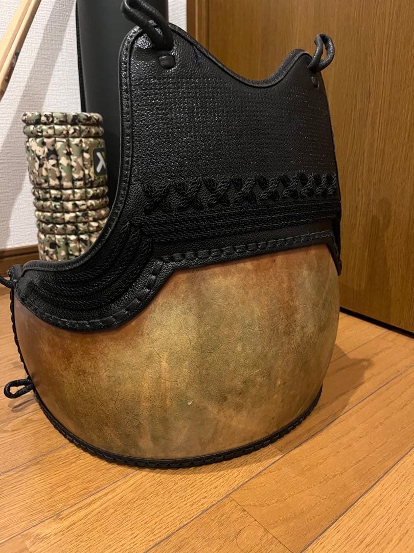 剣道用胴 牛革製 黒と茶色 編み込みデザイン 生地胴目立った傷や汚れなし