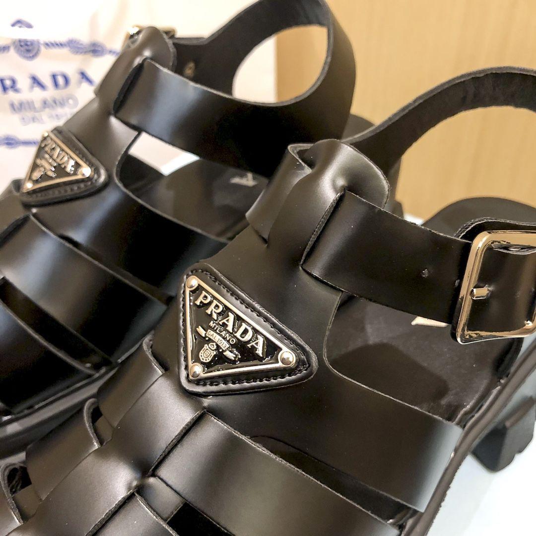 PRADA プラダ ブラック サンダル