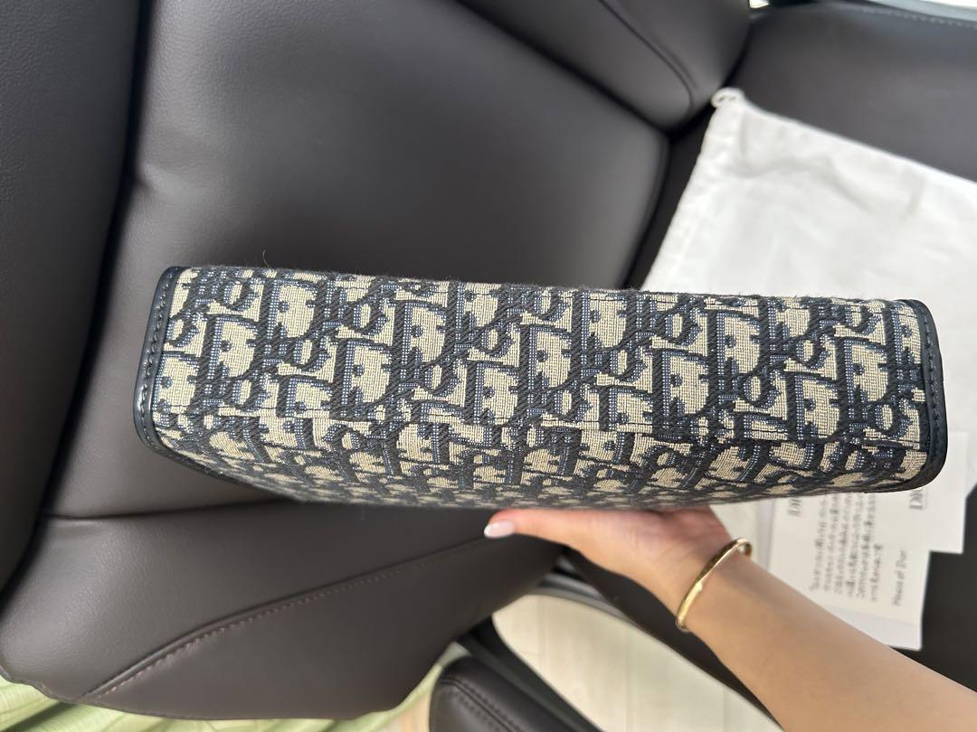 Dior 30 モンテーニュ ポーチ