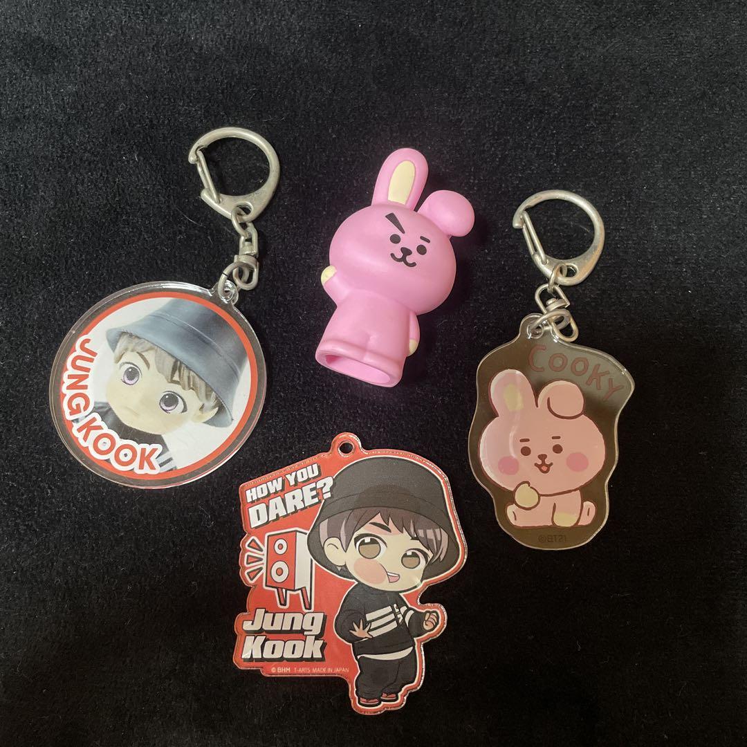 Jung Kook アクリルキーホルダー 3個セット - メルカリ