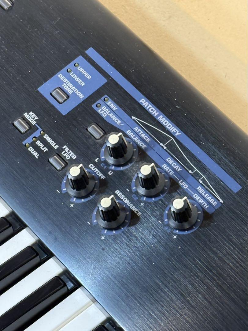ジャンク　Roland JUNO-D シンセサイザー ジャンク Roland JUNO-D シンセサイザー