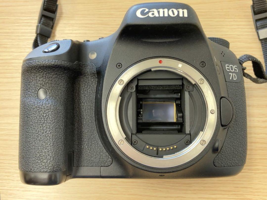 CANON EOS 7D デジタル一眼レフカメラ　本体