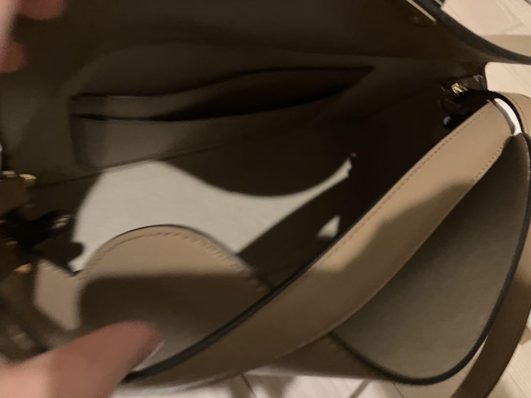 週末まで出品TOTEME T-Lock leather top handle