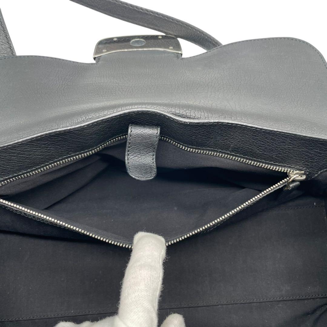TOD'S トッズ ☆ロゴ刻印 スウェード ショルダーバッグ レザー ブラック