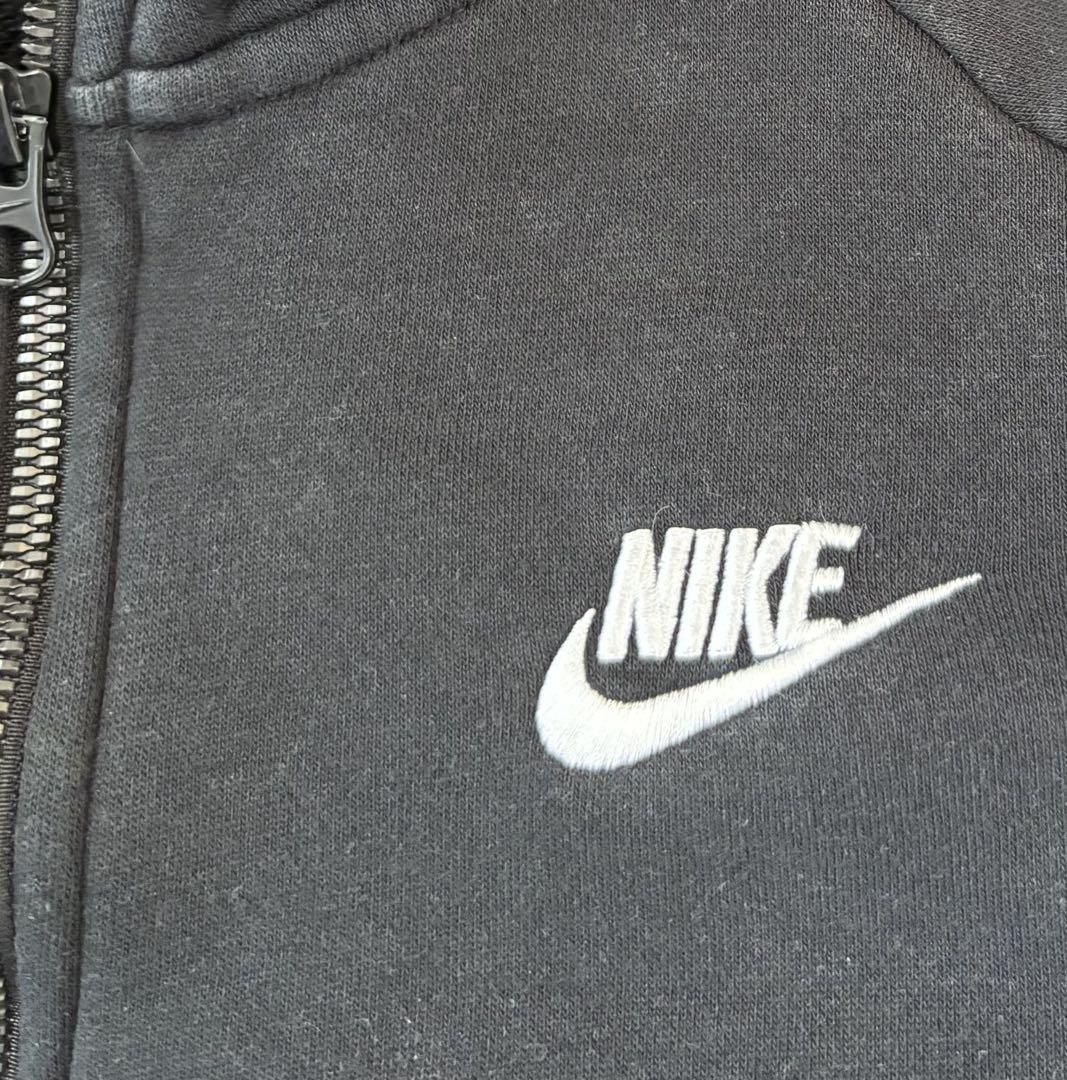 NIKE ナイキ　ハーフジップ　刺繍ロゴ　裏起毛　ショート丈　スウェット