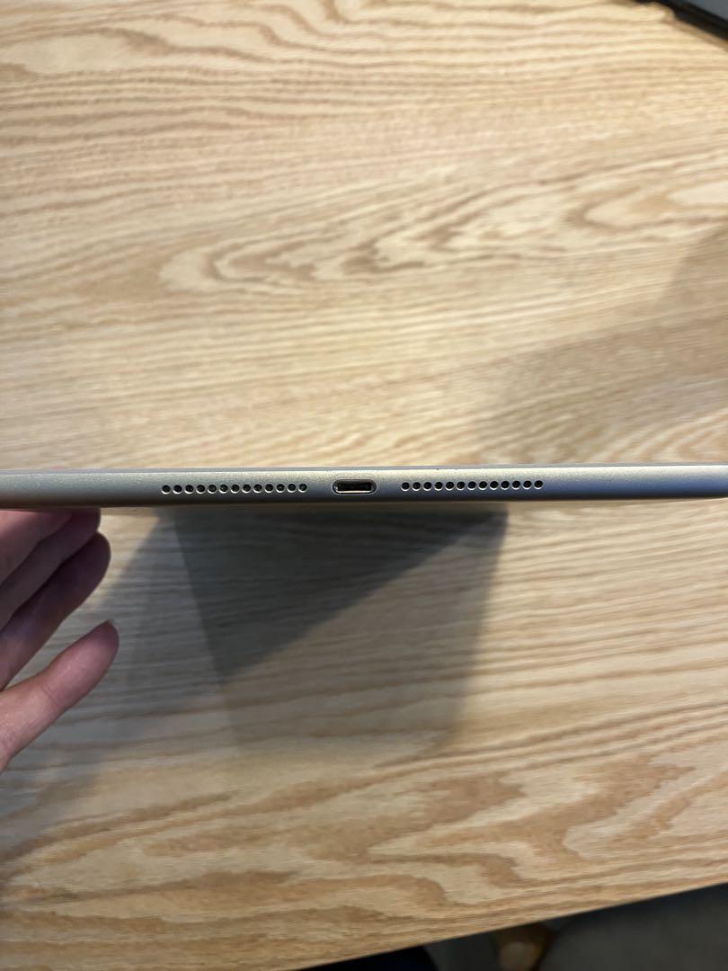 Apple iPad ゴールド 第5世代　32GB