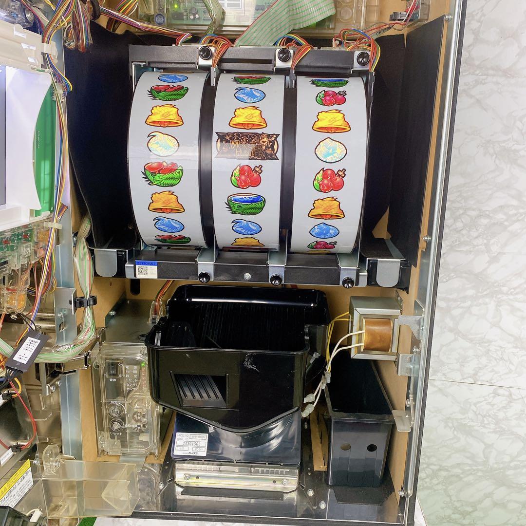 初代　モンスターハンター パチスロ実機　コイン不要機 送料無料】 パチスロ実機 初代 モンスターハンター コイン不要機