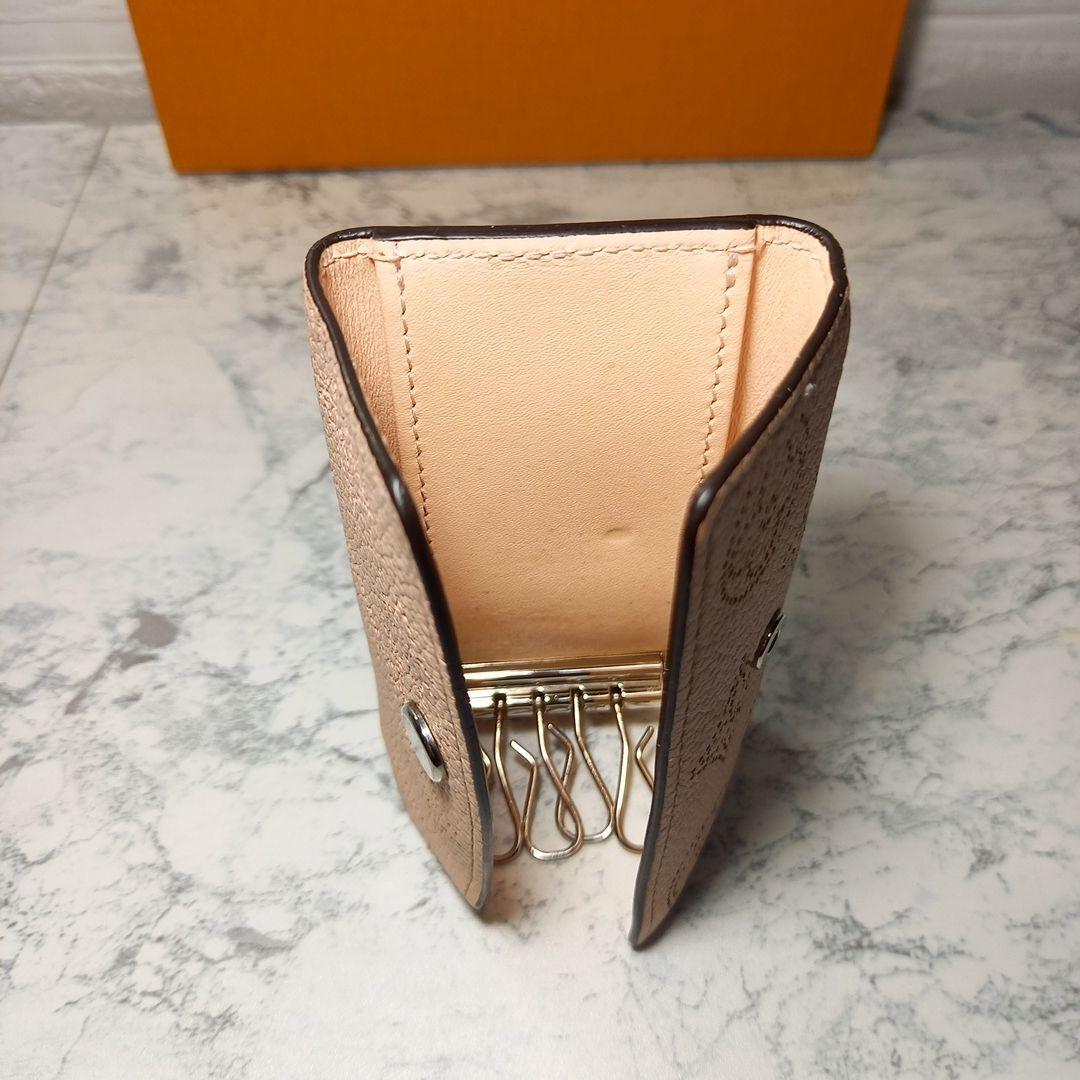 LOUIS VUITTON マヒナ ミュルティクレ4 レザーキーケース ICタグ LOUIS VUITTON マヒナ ミュルティクレ4 レザーキーケース ICタグ