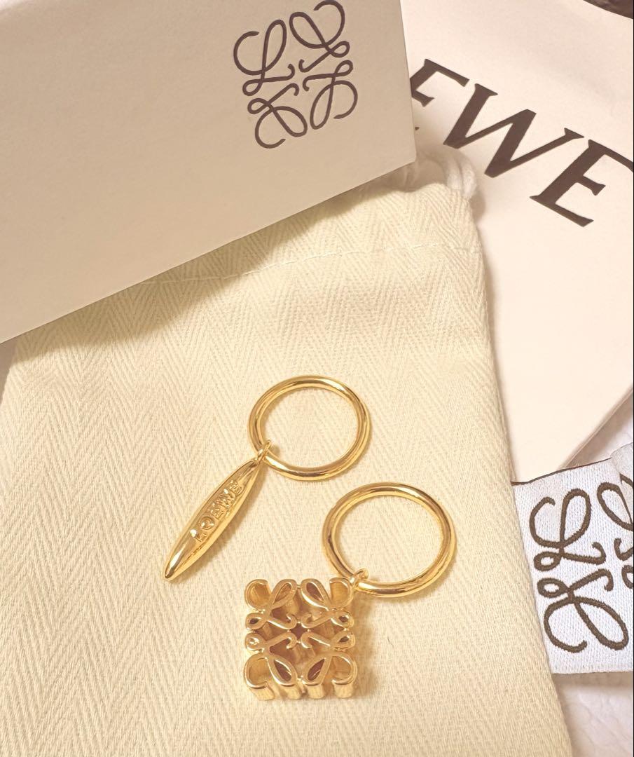【LOEWE】ロエベ アナグラムアシンメトリーピアス チャーム
