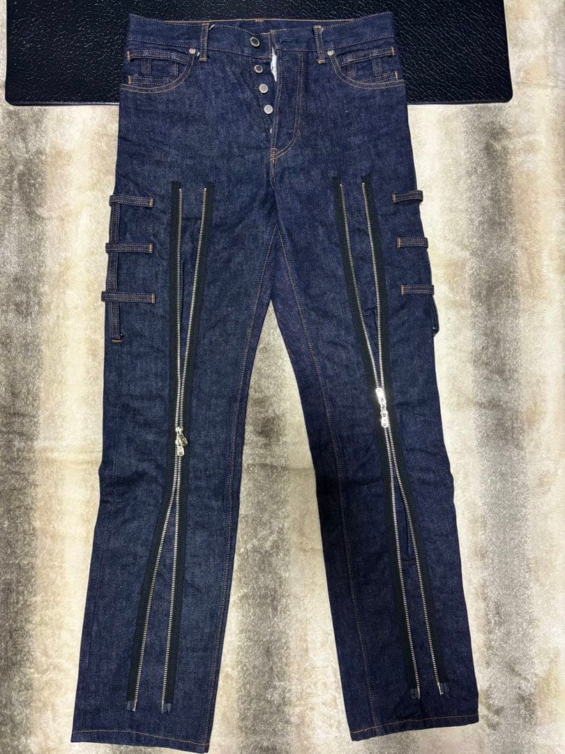 TAKAHIROMIYASHITATheSoloist.bondagejean