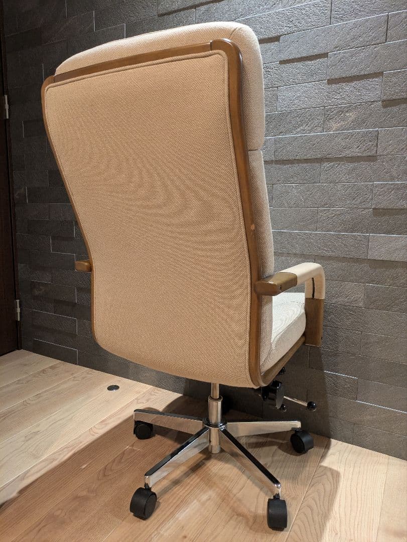 【カリモク】 Karimoku 高級 オフィスチェア 木製アーム キャスター付