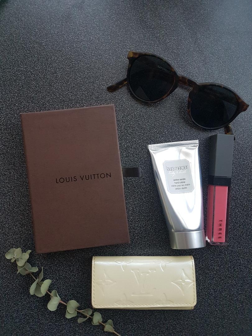 LOUIS　VUITTON　 モノグラム ヴェルニ　キーケース  ブラック 極美品》LOUIS VITTON ルイ・ヴィトン ヴェルニ ミュルティクレ