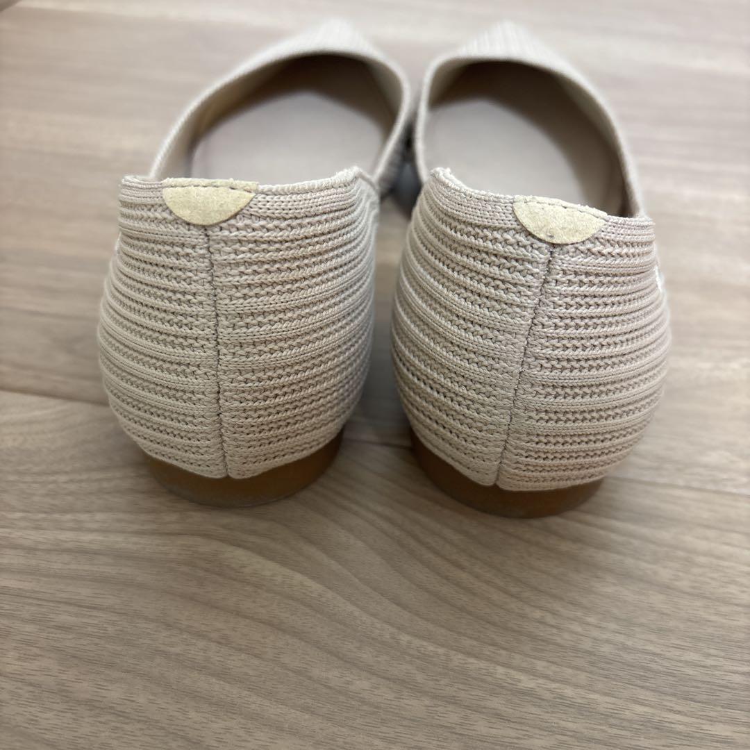 1.2回使用　VIVAIA ポインテッドトゥ Vカット フラットシューズ