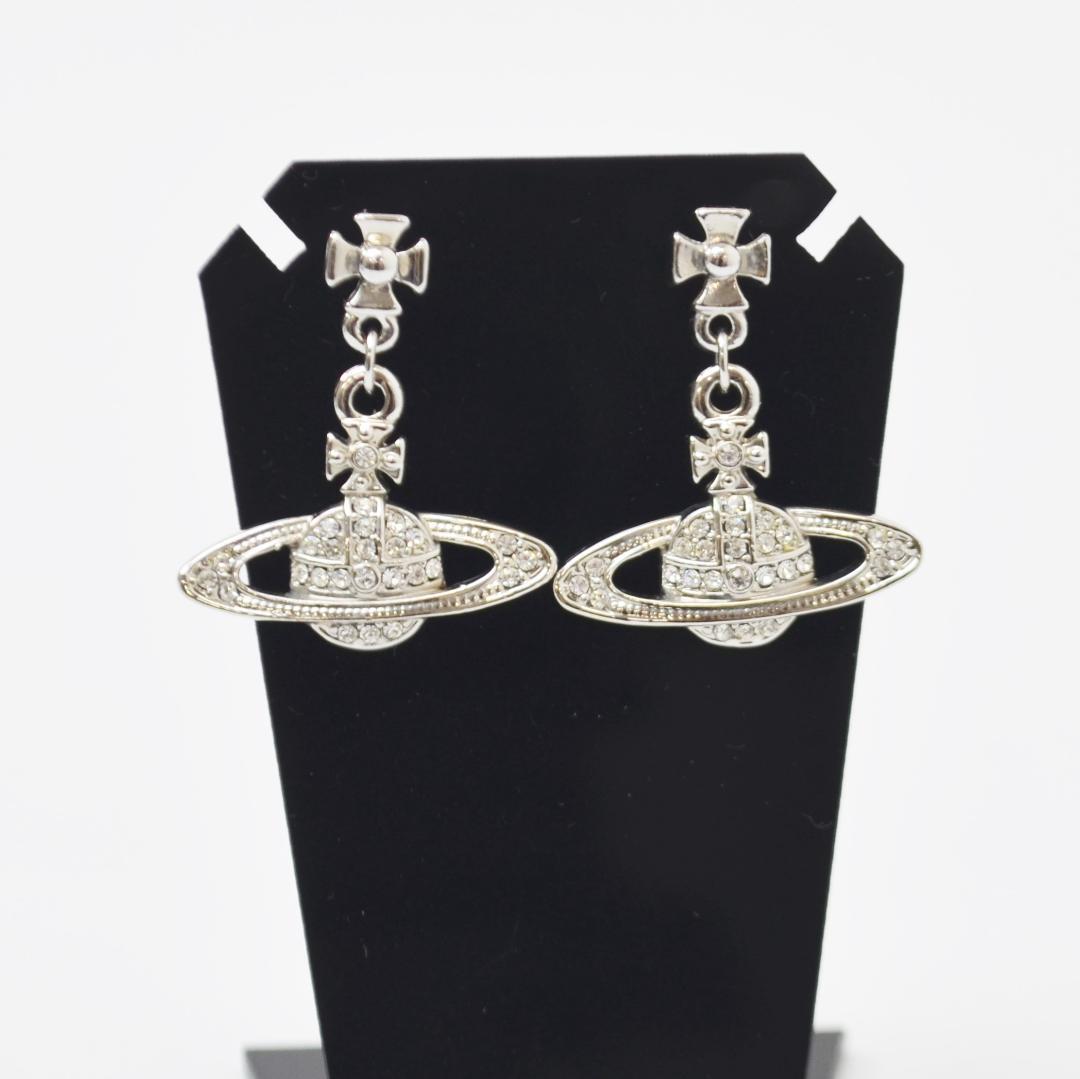 H Vivienne westwood ミニバスレリーフライン ストーン ピアス - メルカリ H Vivienne westwood ミニバスレリーフライン ストーン ピアス - メルカリ