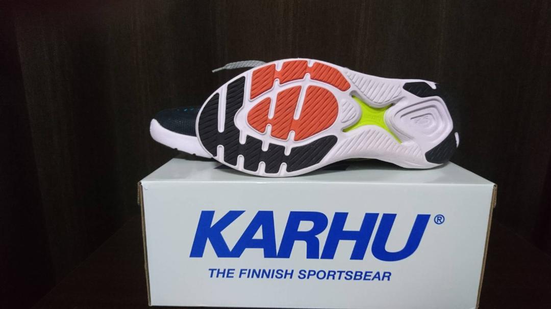 KARHU Ikoni 2.0（カルフ／イコニ2.0）