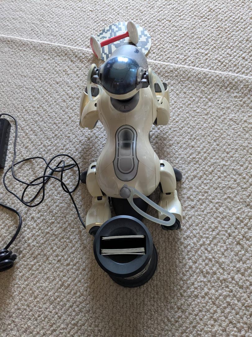 AIBO ERS-7 ロボット犬 クリーム色 充電器付き