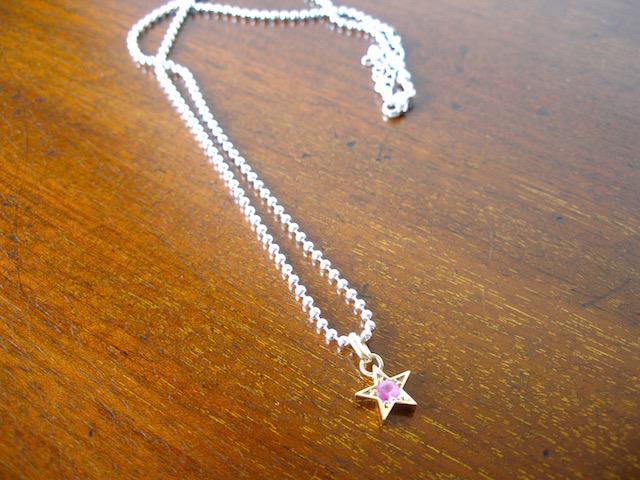 仁尾彫金『ゴールド一つ星ピンクサファイヤペンダント』ハンドメイド75b
