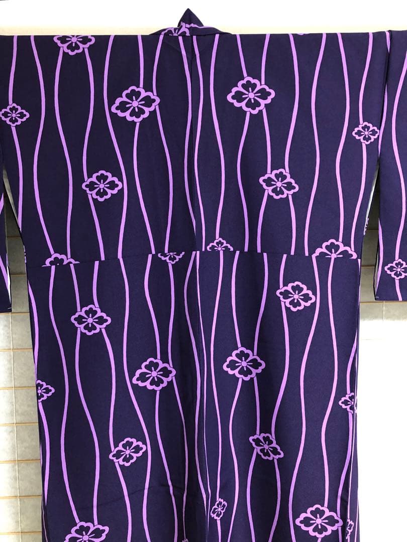 着物 きもの 絹 花菱 花立涌 袷 広衿 仕付け糸付き 舞踊 着物 きもの 絹 花菱 花立涌 袷 広衿 仕付け糸付き 舞踊