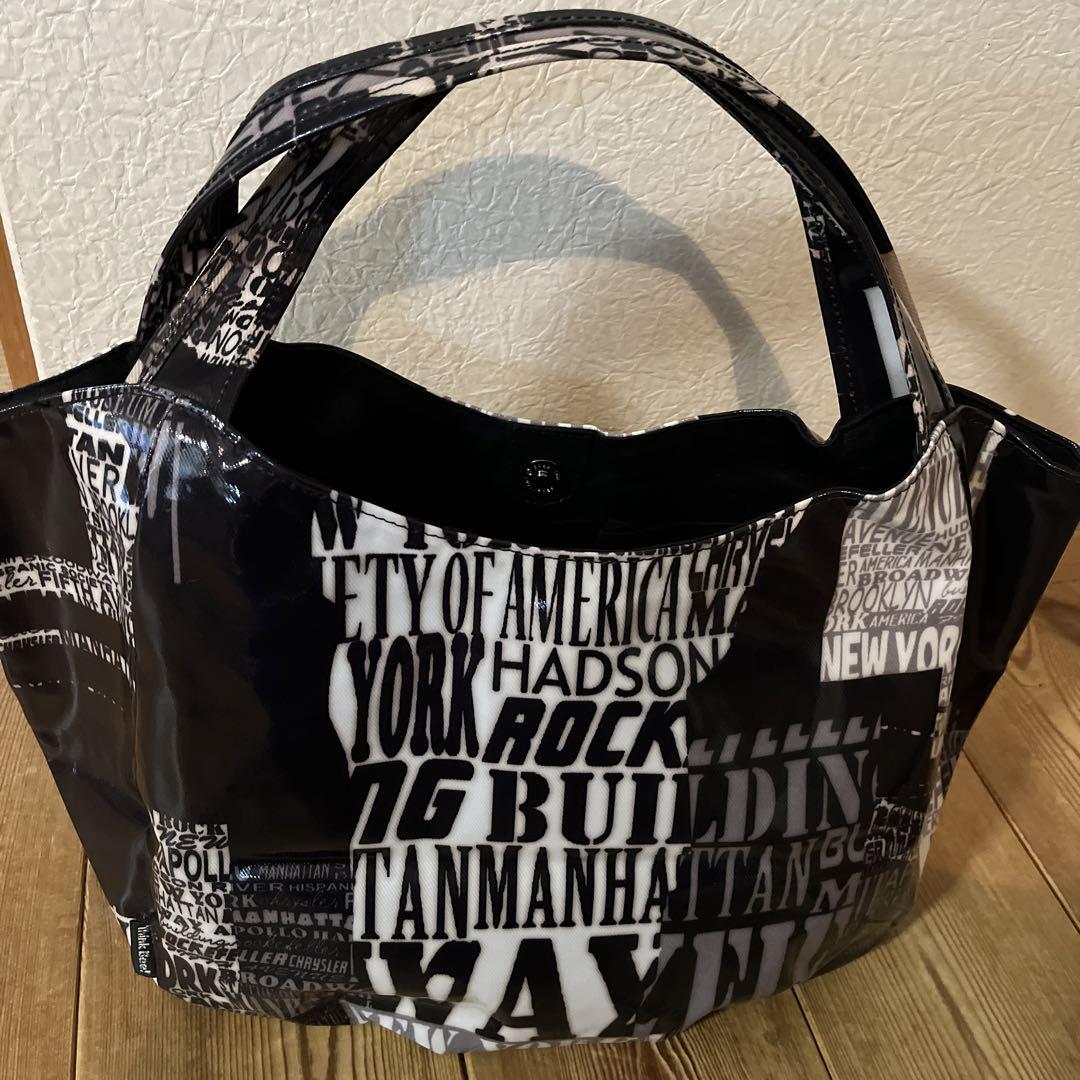 美品 シンクビー モノトーン 黒 バッグ 撥水加工 ビニ