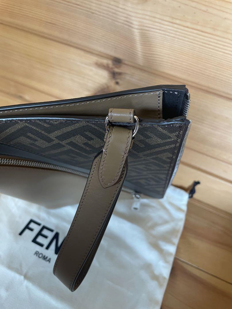 【ほぼ未使用品】 FENDI クラッチバッグ ズッカ ブラウン