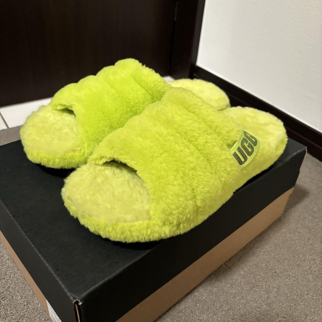 希少UGG M FLUFF YOUフラッフユー大人気完売ファーサンダル スリッパ