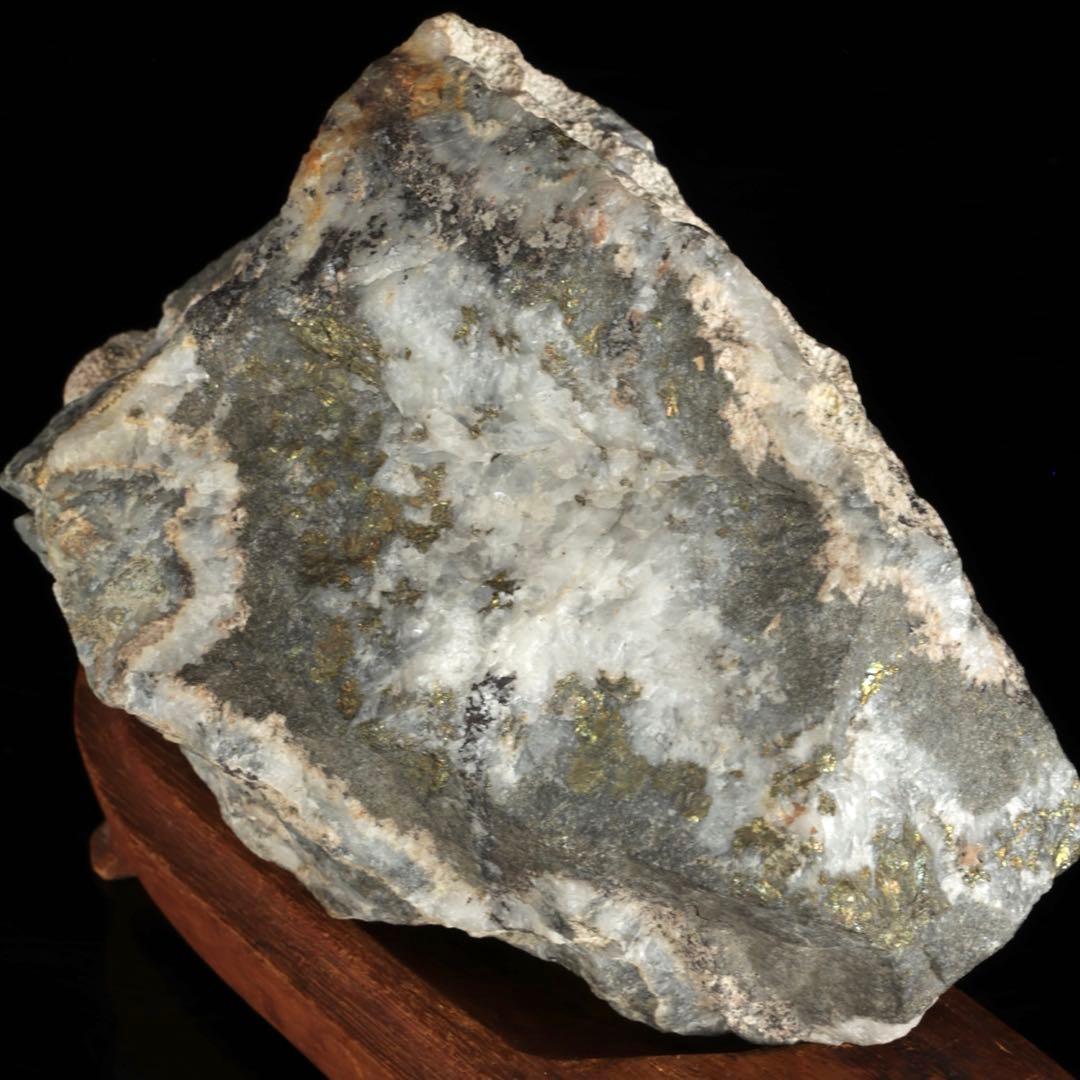 佐渡 金鉱石 原石 標本 鑑賞石 水石 天然石 自然石 飾石 台座付 2135g目立った傷や汚れなし YUZUMIYA_COM