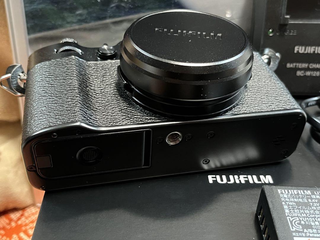 富士フイルムX100VI MR S TONEケース　バッテリー3 充電器　他